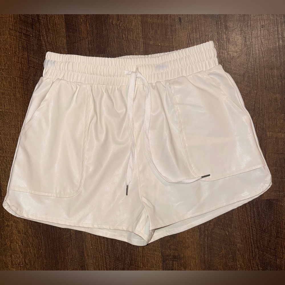 NWOT Better Be faux leather shorts size S